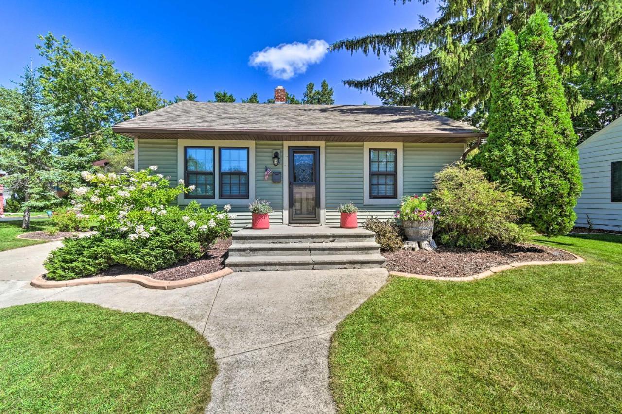 Modern Home With Backyard, 1 Mi To Dtwn Sturgeon Bay Kültér fotó